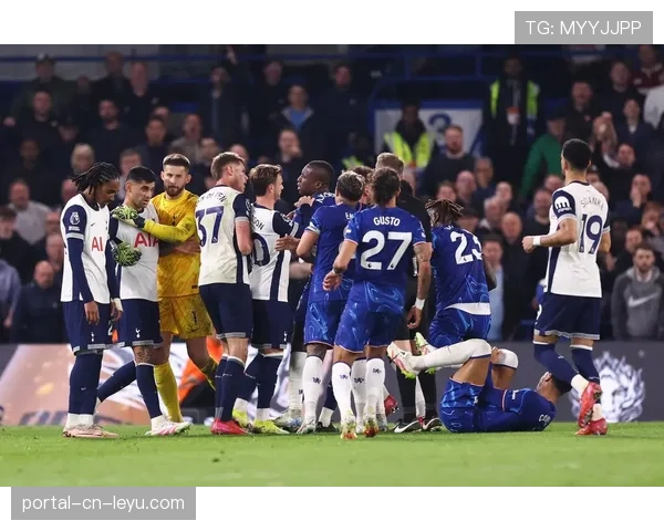 英超保级关键战：埃弗顿1-0小胜诺丁汉森林，逃离降级区